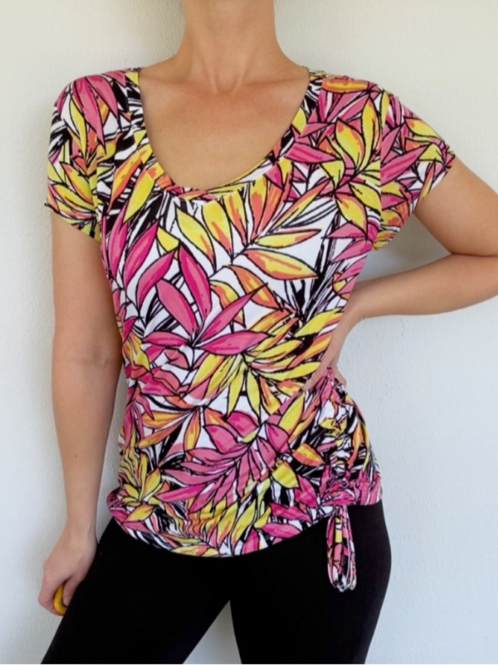 Palm Harbour Petite pink yellow tropical short sleeve cinch side tee medium